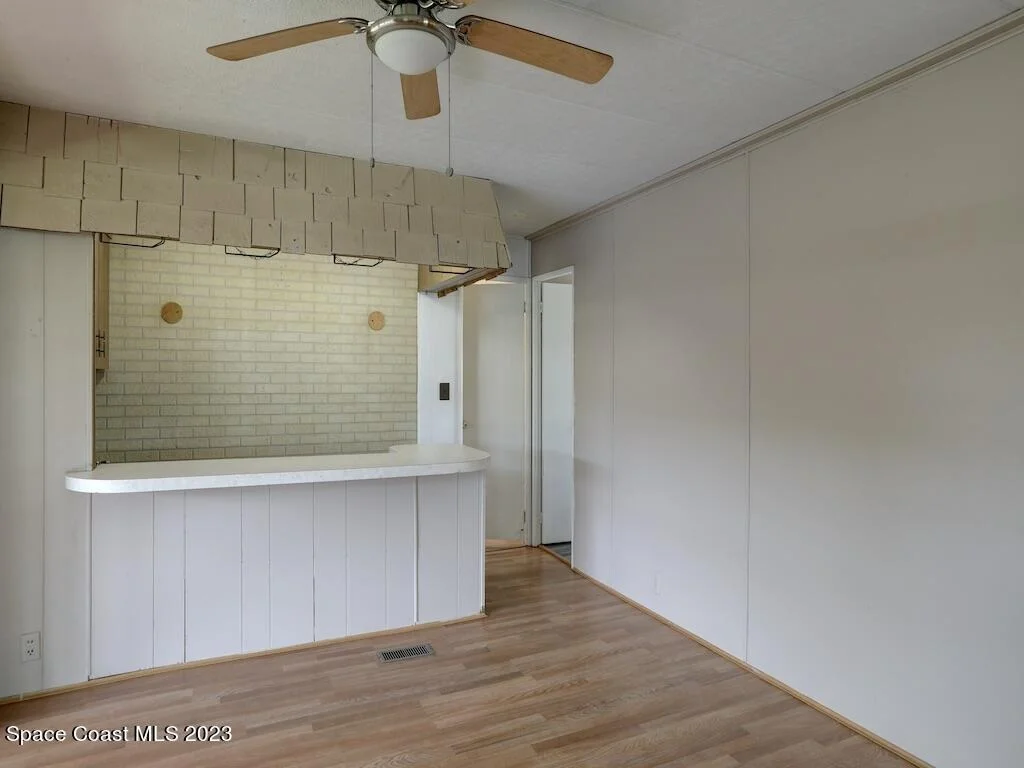 Photo of 925 Barefoot Boulevard