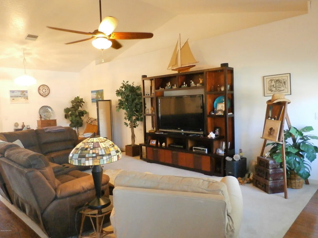 Photo of 903 Whisperpine Drive