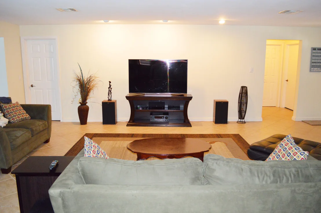 Photo of 663 Eugenia Road