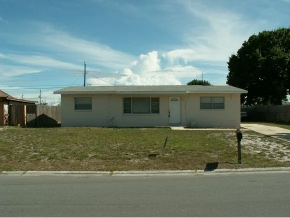 Photo of 2587 Augustine Street