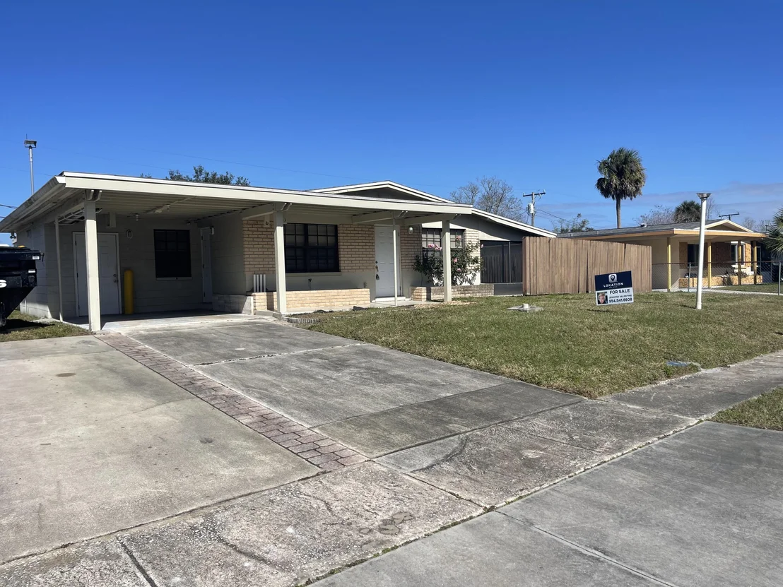 Photo of 2460 Victor Road