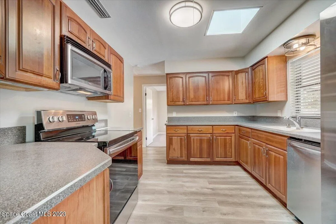 Photo of 953 Lexington Road