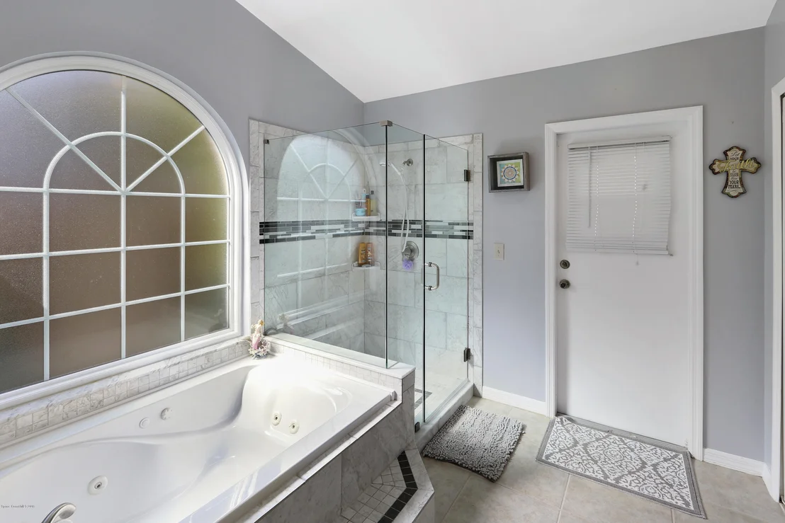 Photo of 3302 Lake View Circle