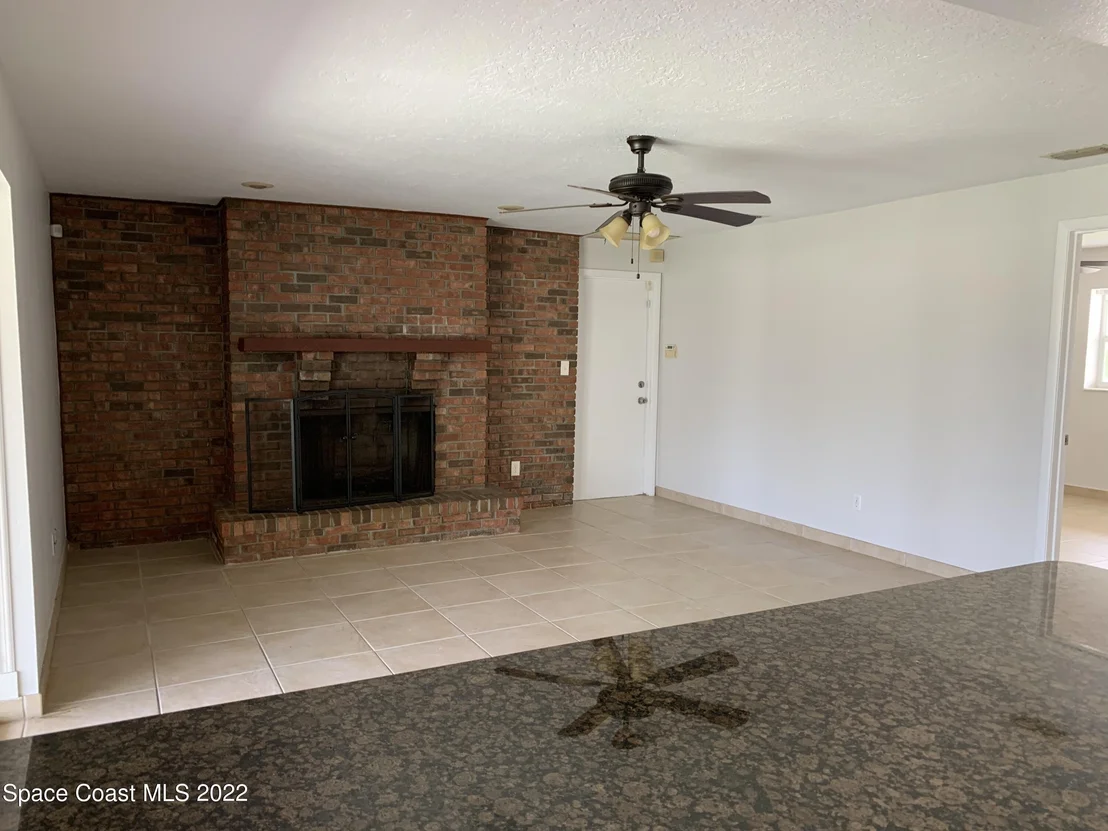 Photo of 799 Pebble Beach Avenue NE