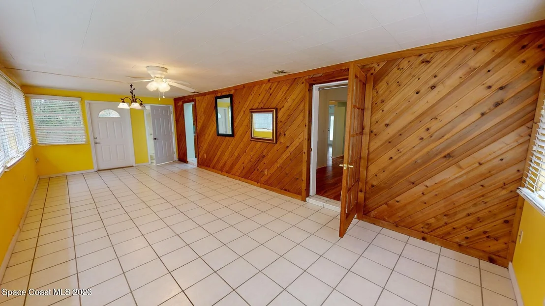 Photo of 325 Cinnamon Drive