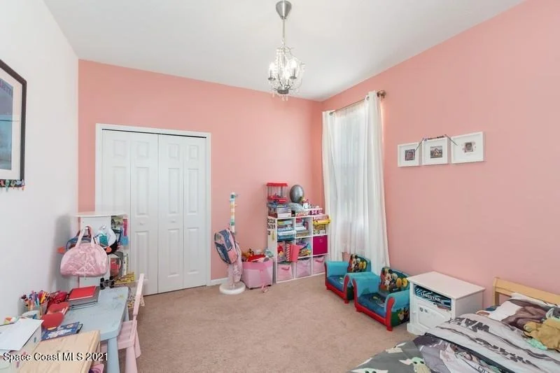 Photo of 276 SE Abernathy Circle