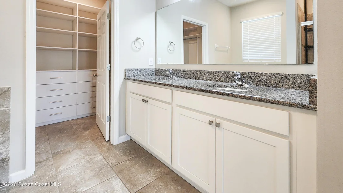 Photo of 1061 Peta Way