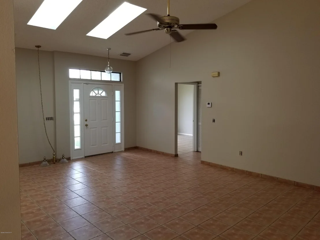 Photo of 1844 Clover Circle