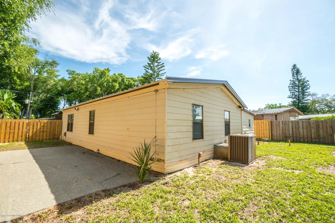 Photo of 105 Vanguard Circle