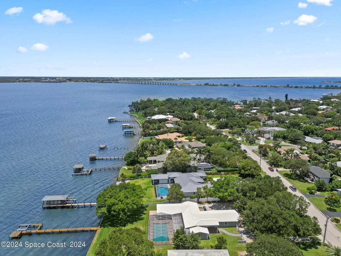 Photo of 206 Riverside Drive