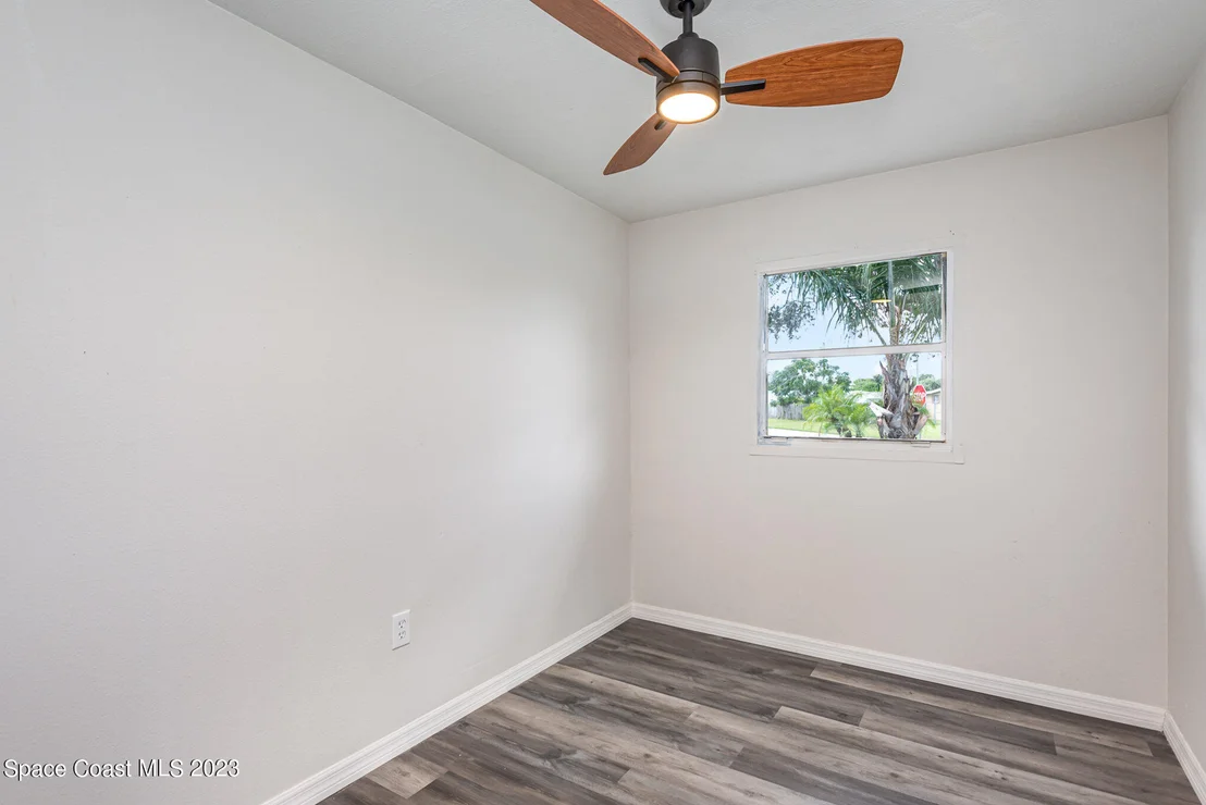 Photo of 4075 Robinhood Drive
