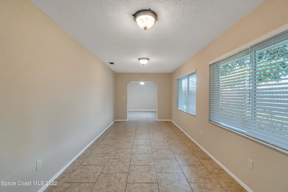 Photo of 511 Avignon Drive