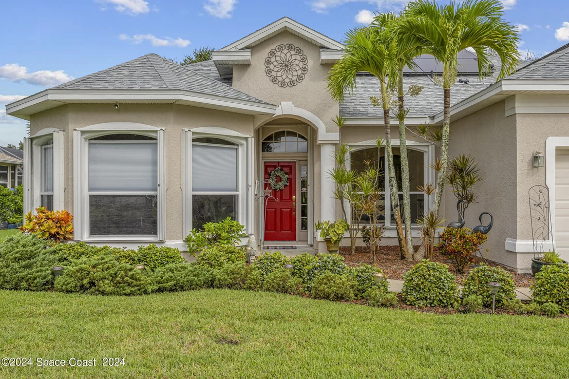 Photo of 1878 Windbrook Drive SE