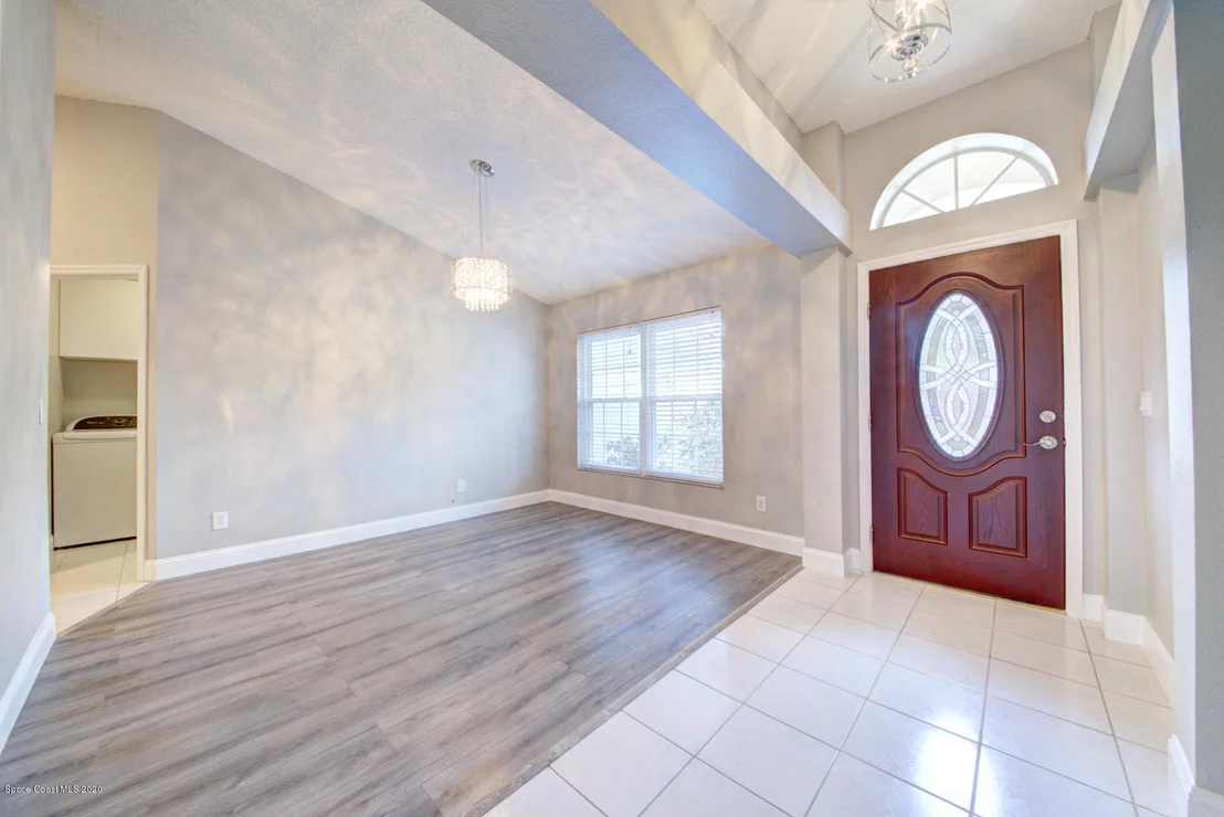 Photo of 6480 Adrian Street