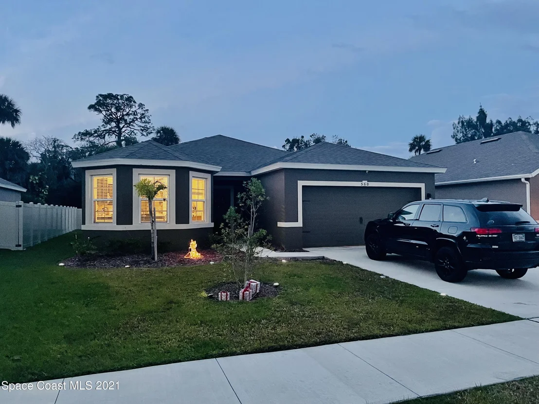 Photo of 560 Sorrento Drive