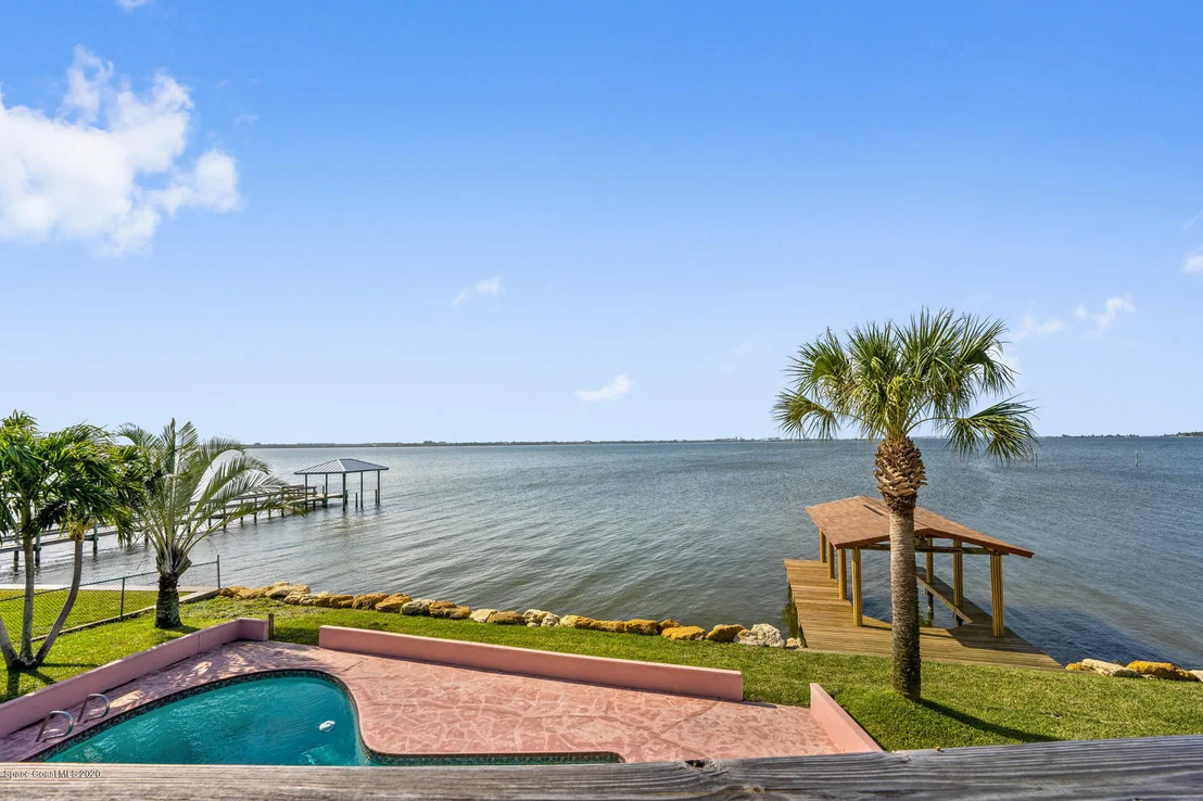 Photo of 447 Riverview Lane