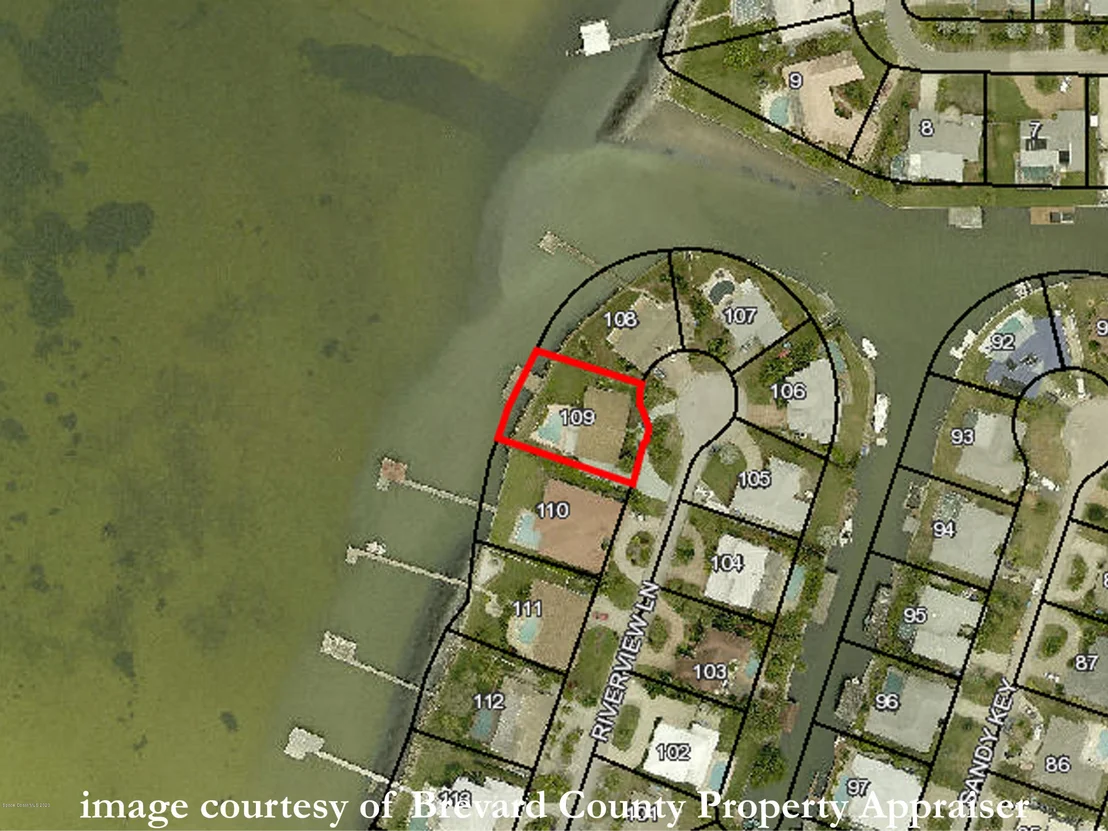 Photo of 447 Riverview Lane