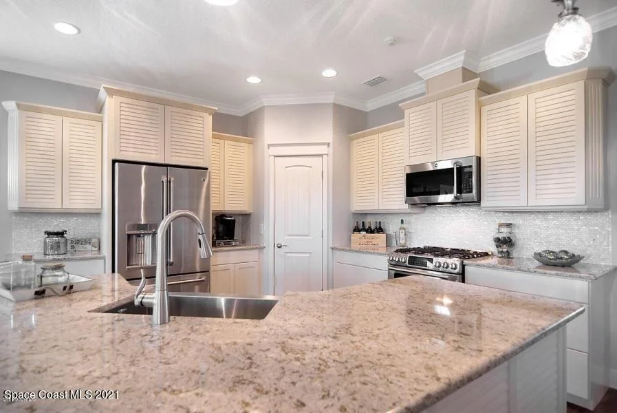 Photo of 527 Sunset Boulevard