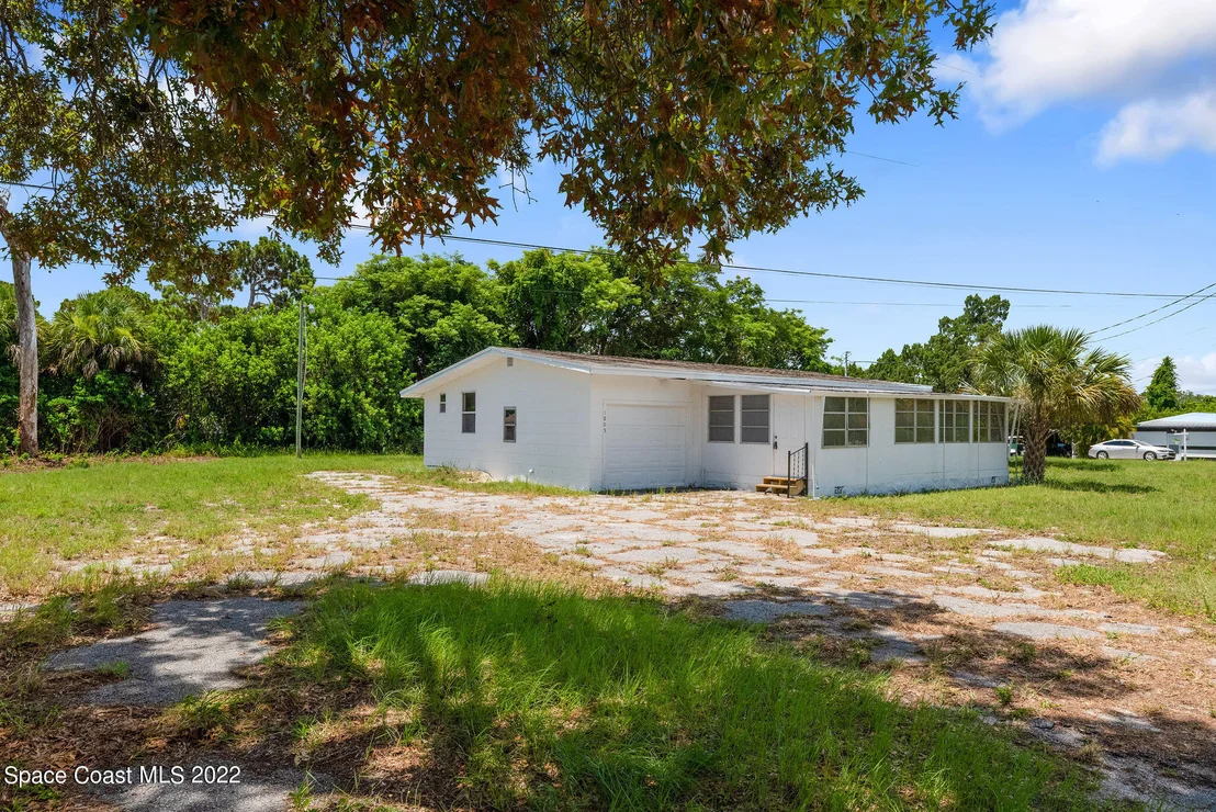 Photo of 1805 W Elm Drive