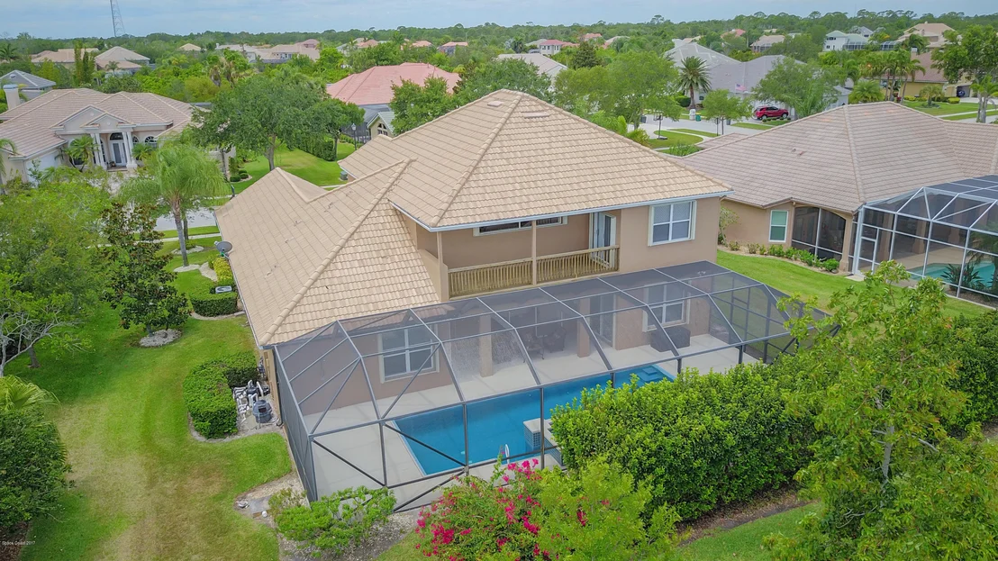 Photo of 885 Chatsworth Drive