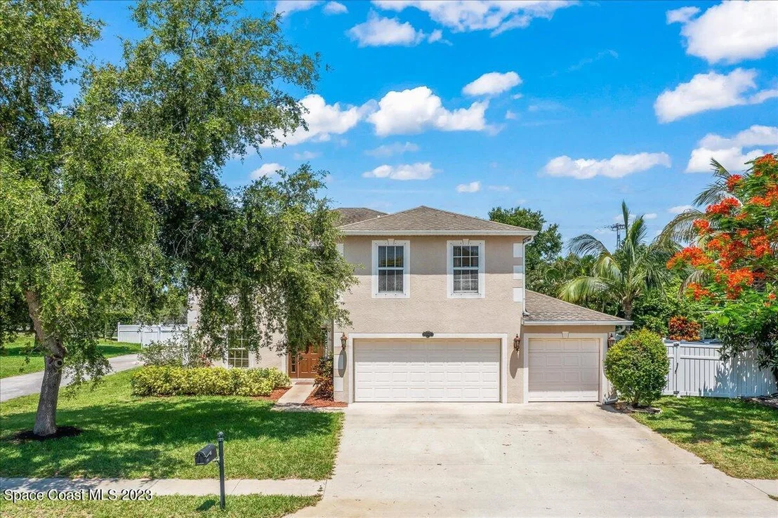 Photo of 6041 Ridge Lake Circle