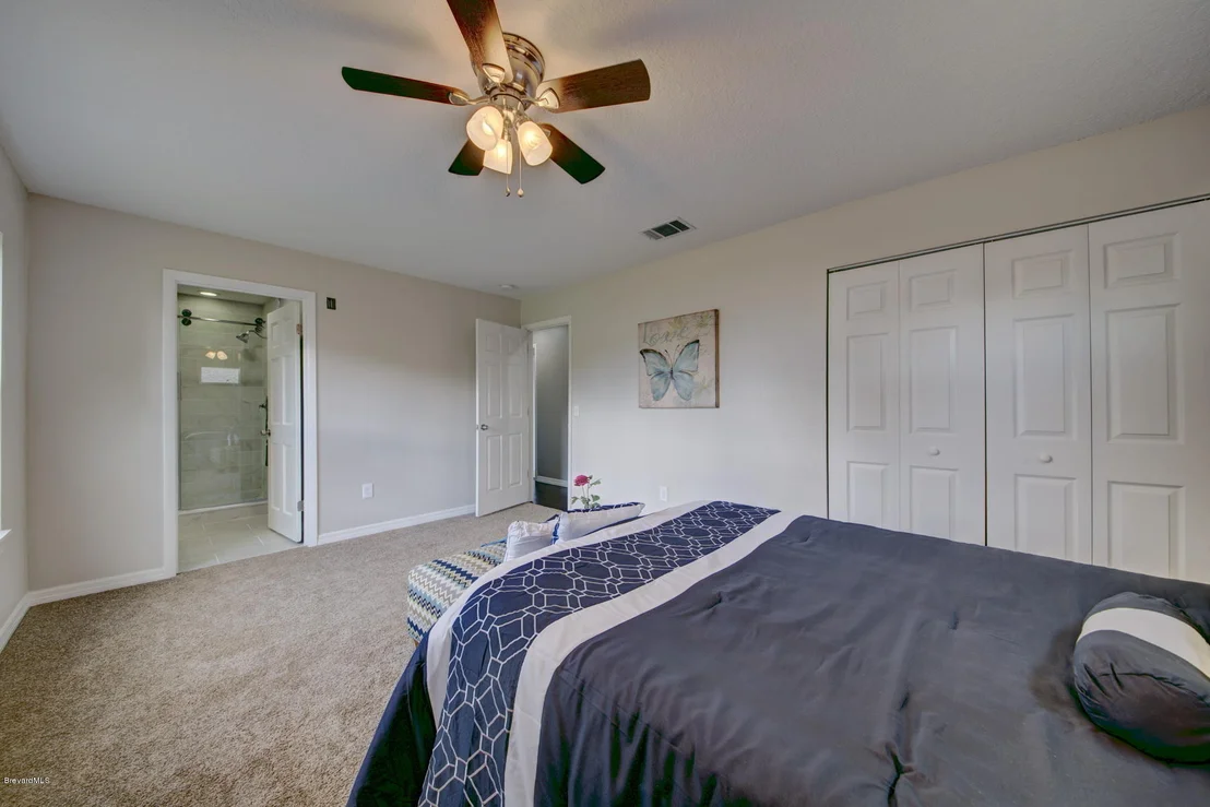 Photo of 1025 Riviera Drive NE