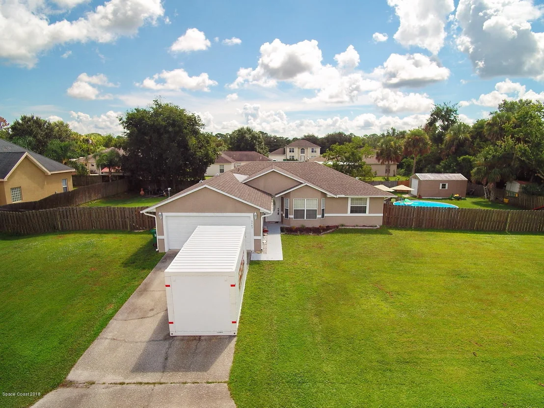 Photo of 6483 Bamboo Avenue