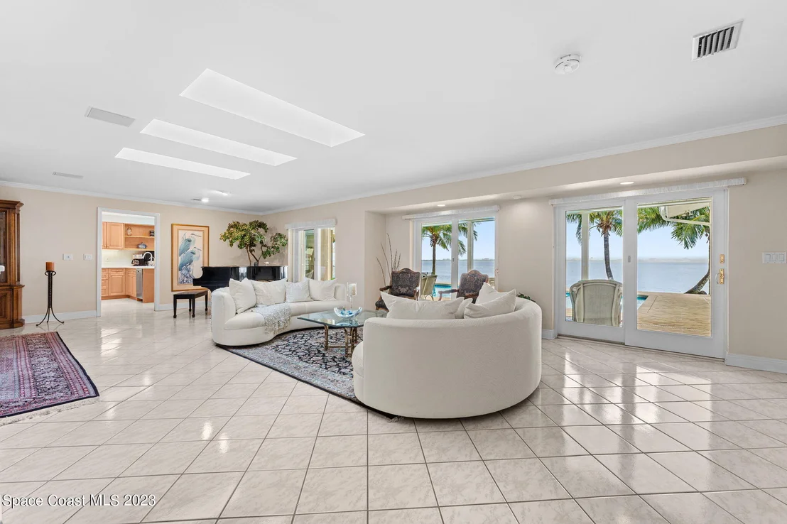 Photo of 751 Malibu Lane