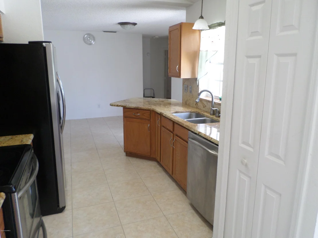 Photo of 5740 FRIENDLY Street