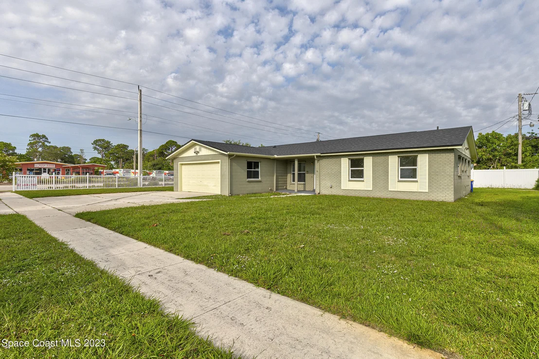 Photo of 1447 Floyd Drive
