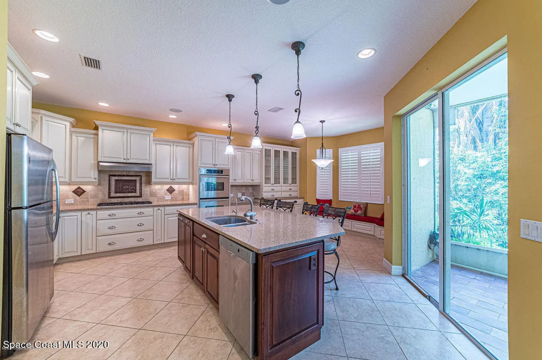 Photo of 160 River Drive