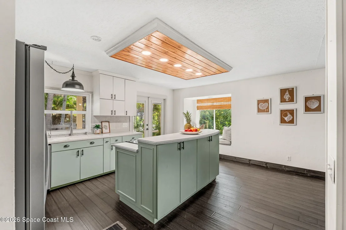 Photo of 220 Cardinal Drive