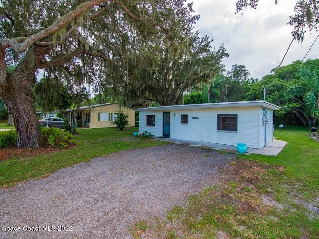 Photo of 9850 River Drive