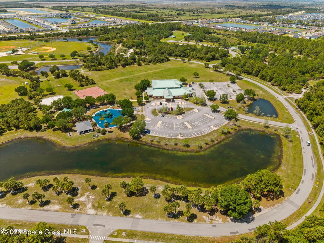 Photo of 826 Dockside Drive SW