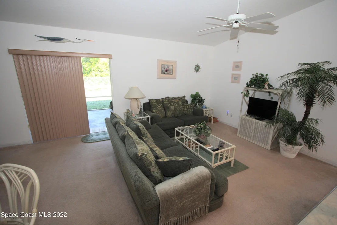 Photo of 162 Delaware Avenue