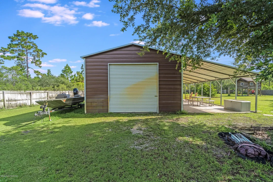 Photo of 20603 Paddock Street