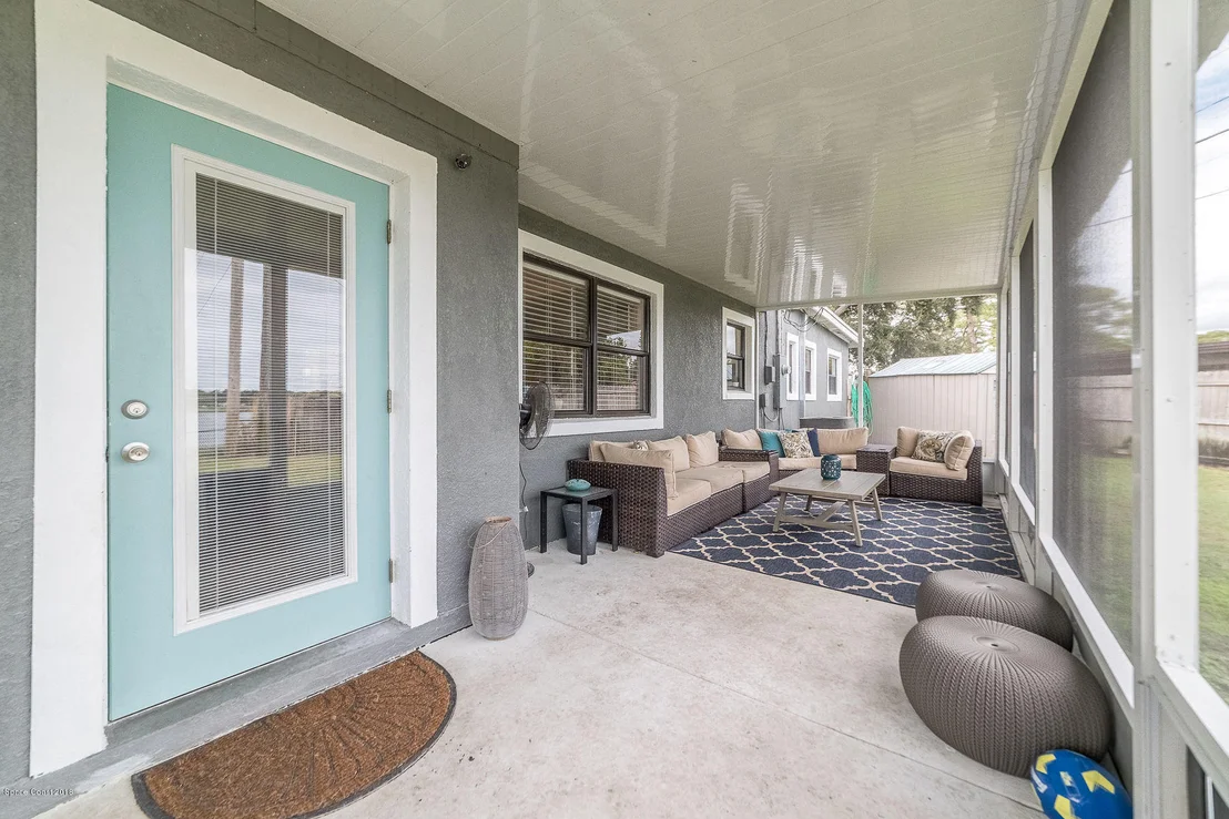 Photo of 812 W Highland Drive