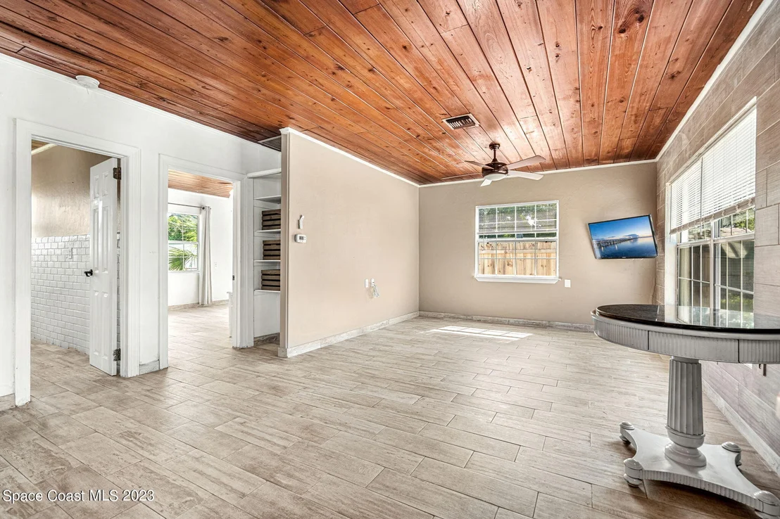 Photo of 2875 Stearns Avenue NE