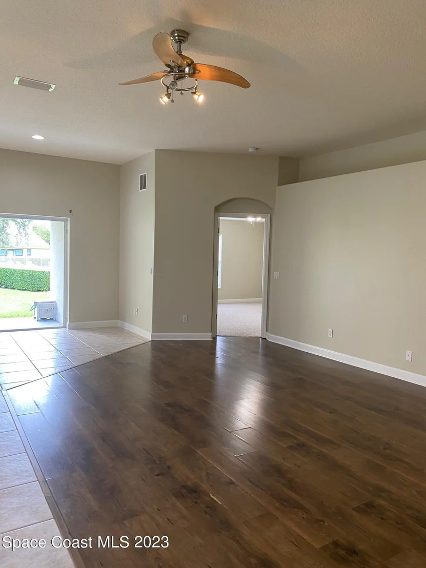 Photo of 407 Lofts Drive