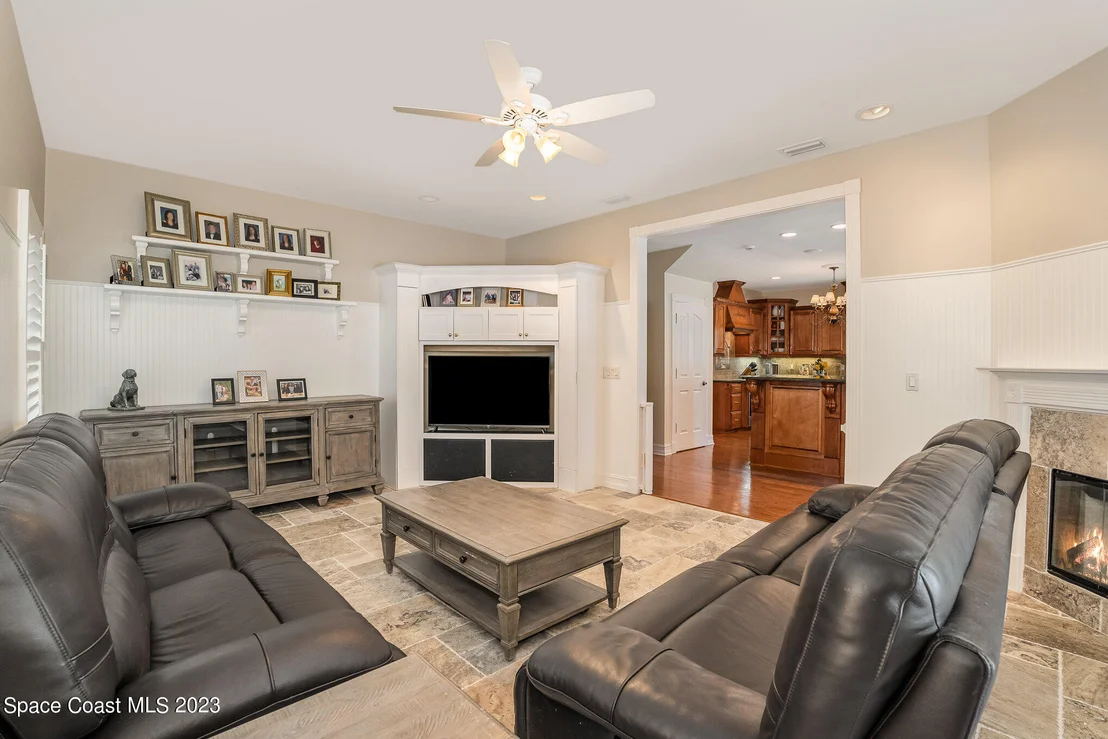 Photo of 320 2nd Avenue