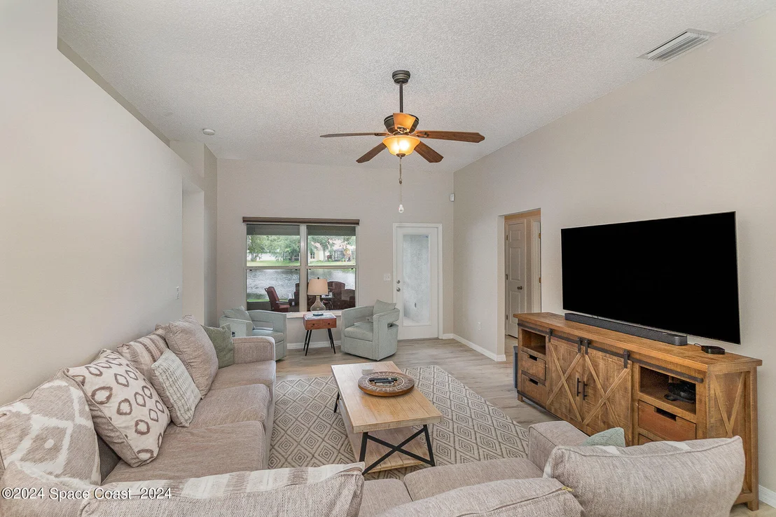 Photo of 2370 Stratford Pointe Drive