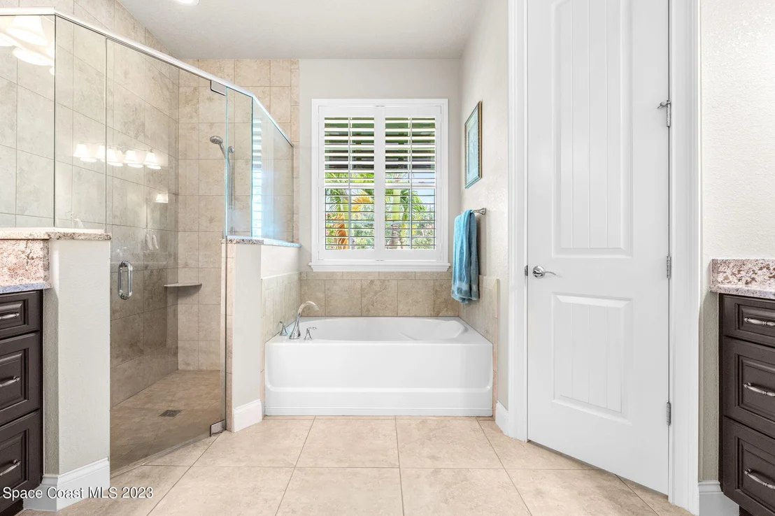 Photo of 2037 Windbrook Drive SE