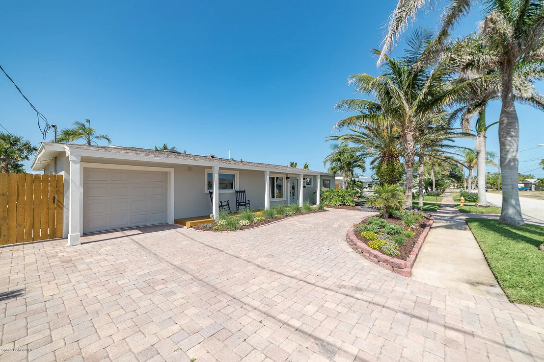 Photo of 417 Cardinal Drive