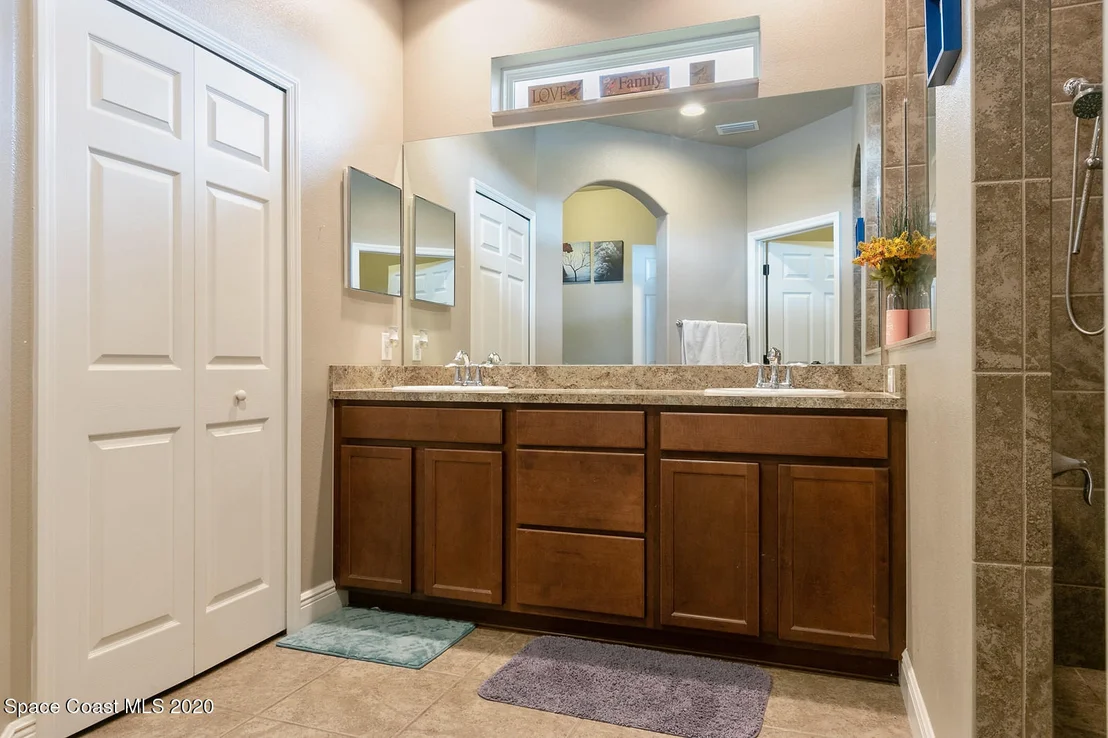 Photo of 2141 Bridgeport Circle