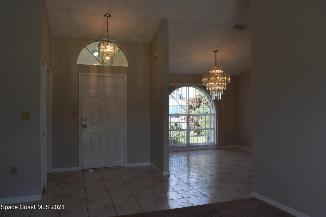 Photo of 816 Seven Gables Circle SE