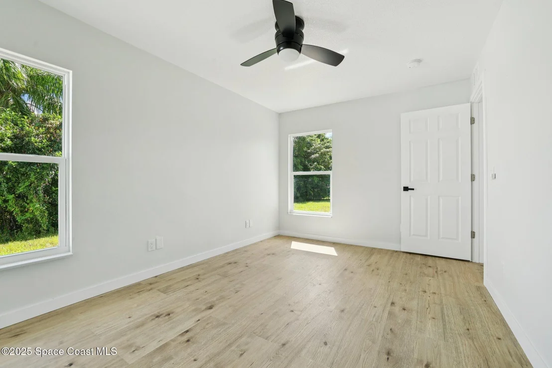 Photo of 1441 Eldron Boulevard SE