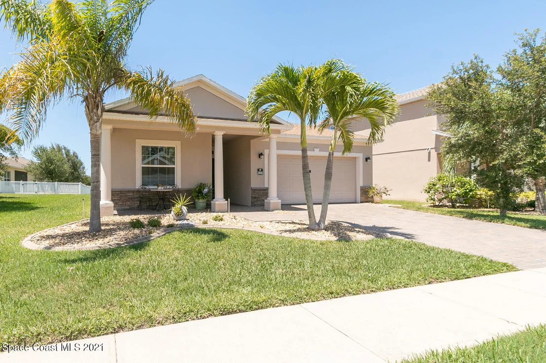 Photo of 2041 Bridgeport Circle