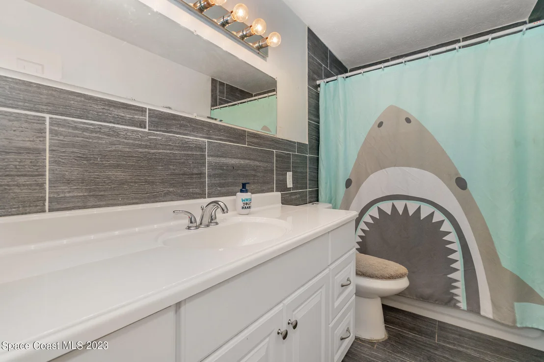 Photo of 1722 Golfview Drive