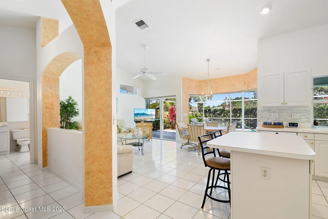Photo of 2398 Golf Vista Boulevard