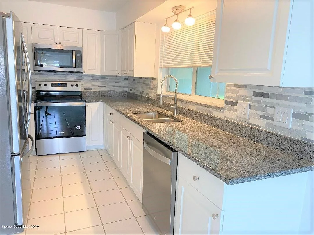 Photo of 385 Hamlin Avenue